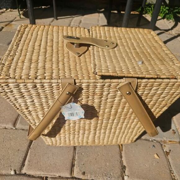 Thresholds Wicker Picnic Basket with Leather Handles 16" x 11" x 11" - Picture 1 of 6